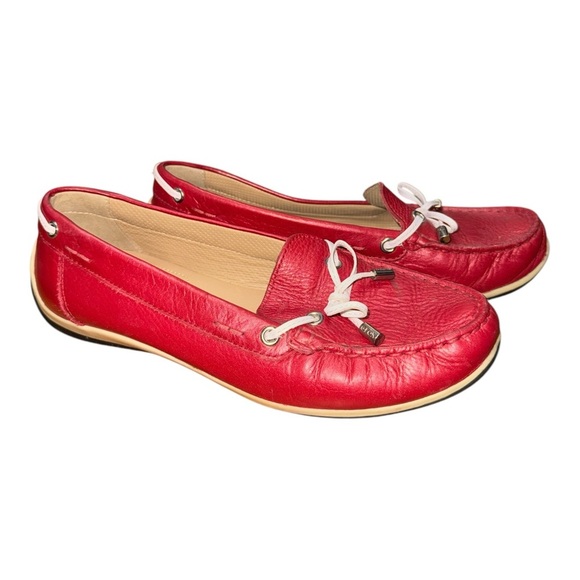 Geox Red Flats with Textured Leather and White Sole - Picture 3 of 5
